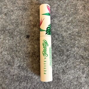 Petite’ n Pretty Fully Feathered Mascara - Volumizing Made in Italy